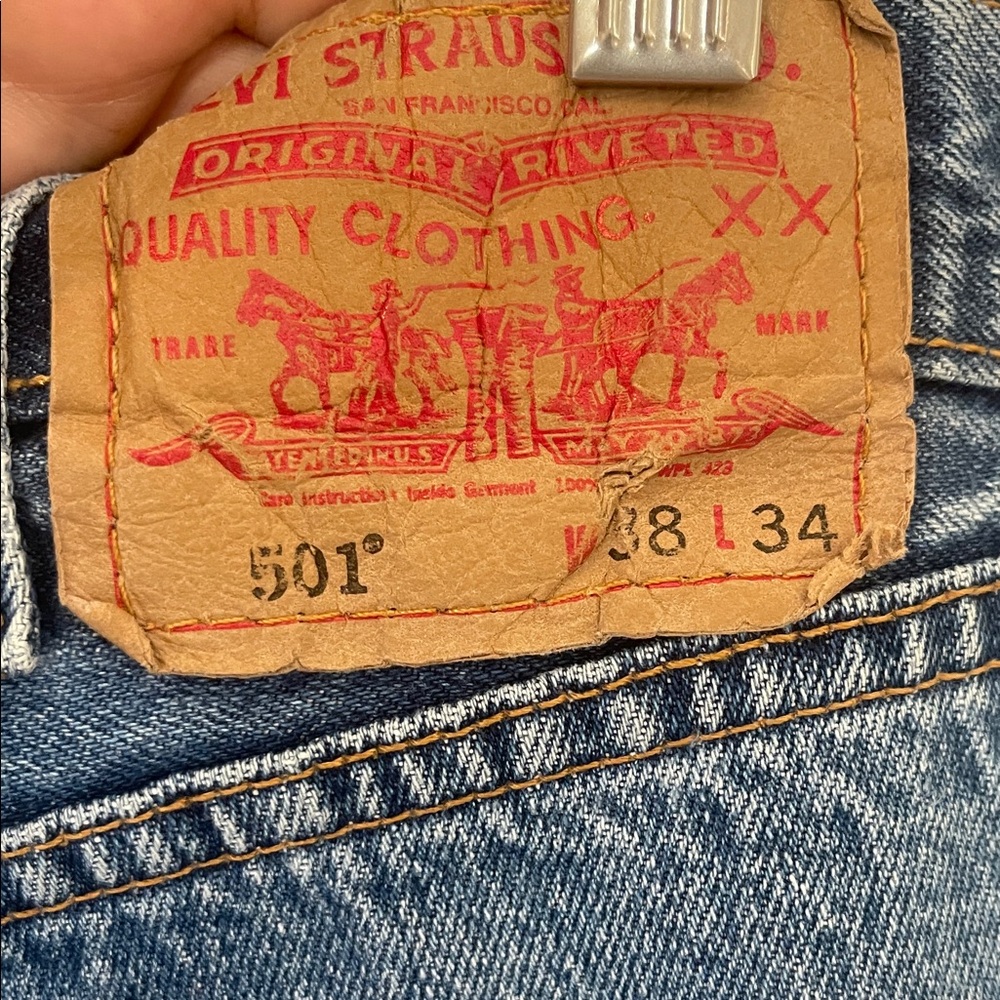 Vintage red tab Levi's Straight Leg Faded Blue Jeans - Picture 2 of 6